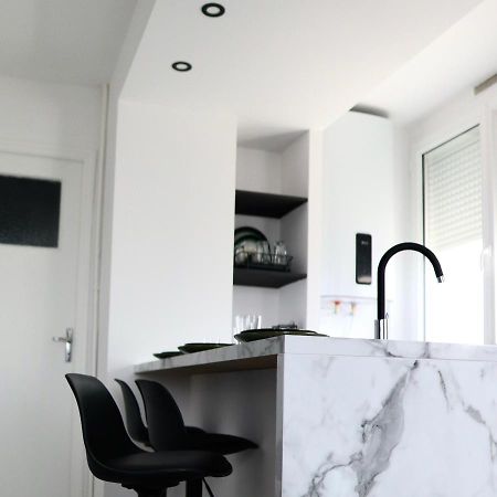 Appart- Hotel Love Room Yschool Troyes Zewnętrze zdjęcie